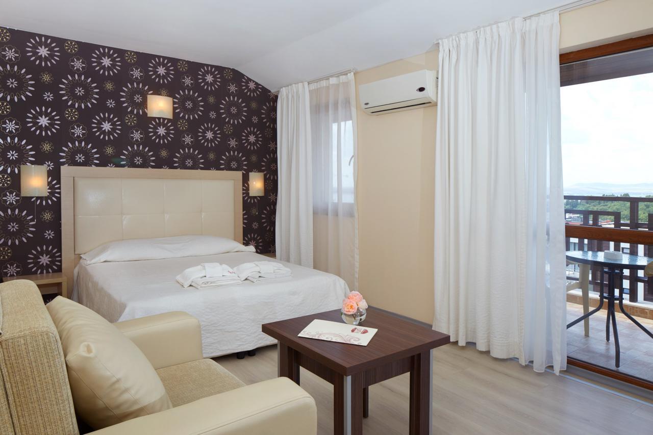 Relax Holiday Complex & Spa Pantai Sunny Luaran gambar