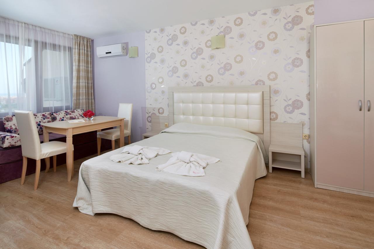 Relax Holiday Complex & Spa Pantai Sunny Luaran gambar