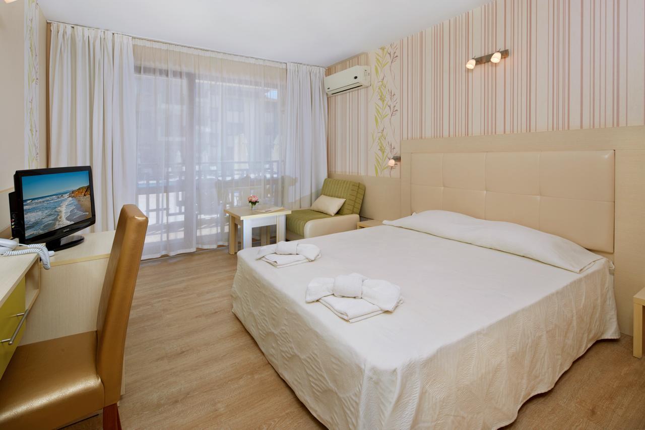 Relax Holiday Complex & Spa Pantai Sunny Luaran gambar