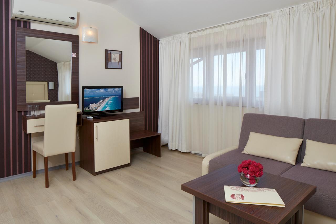 Relax Holiday Complex & Spa Pantai Sunny Luaran gambar