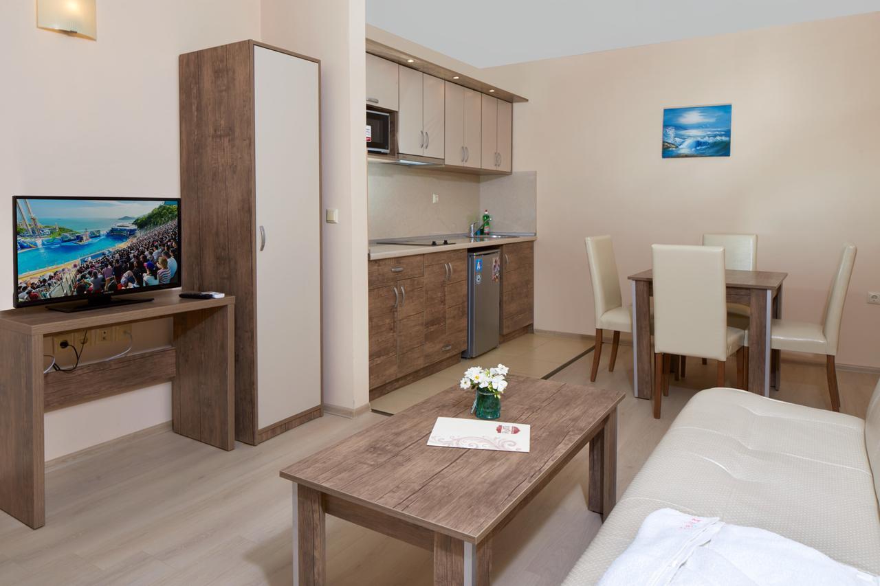 Relax Holiday Complex & Spa Pantai Sunny Luaran gambar