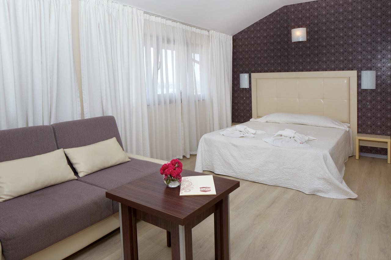 Relax Holiday Complex & Spa Pantai Sunny Luaran gambar