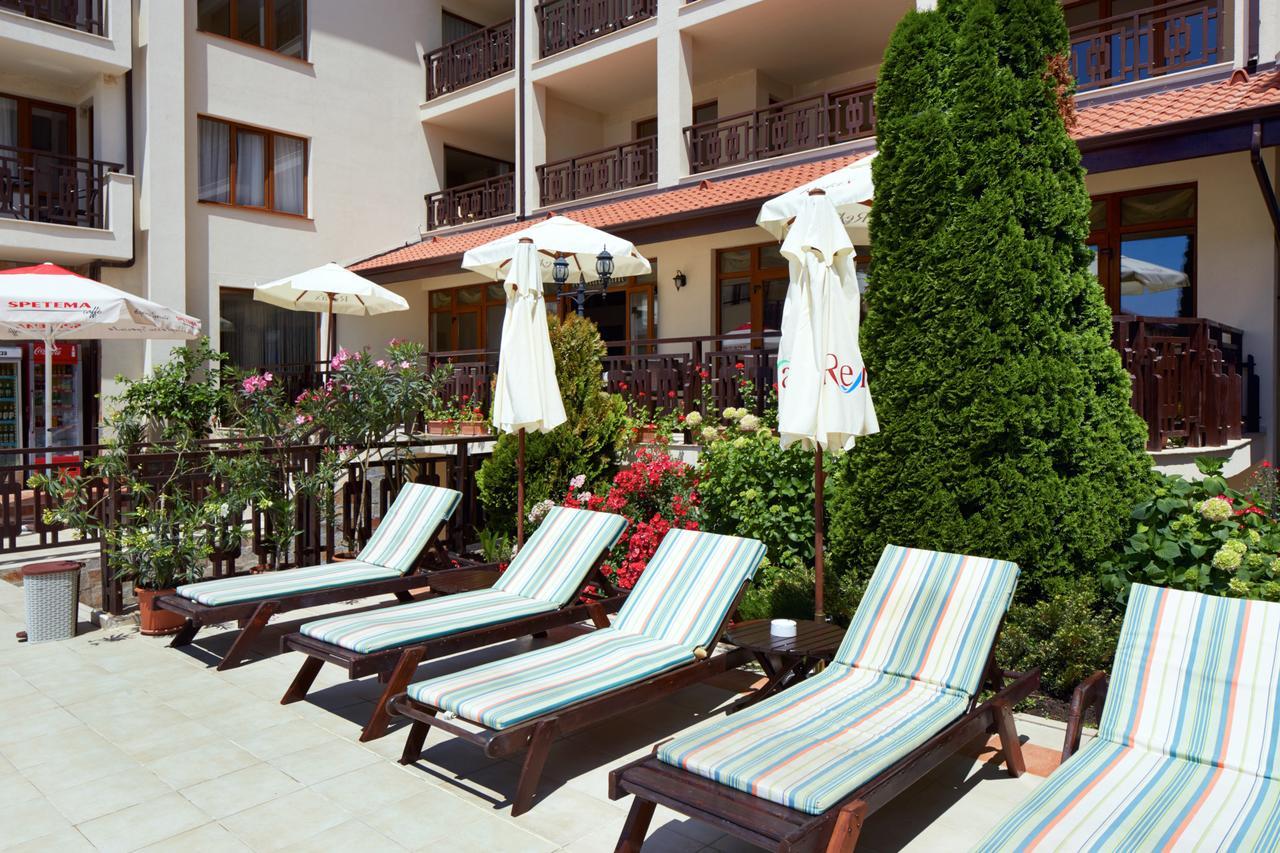 Relax Holiday Complex & Spa Pantai Sunny Luaran gambar