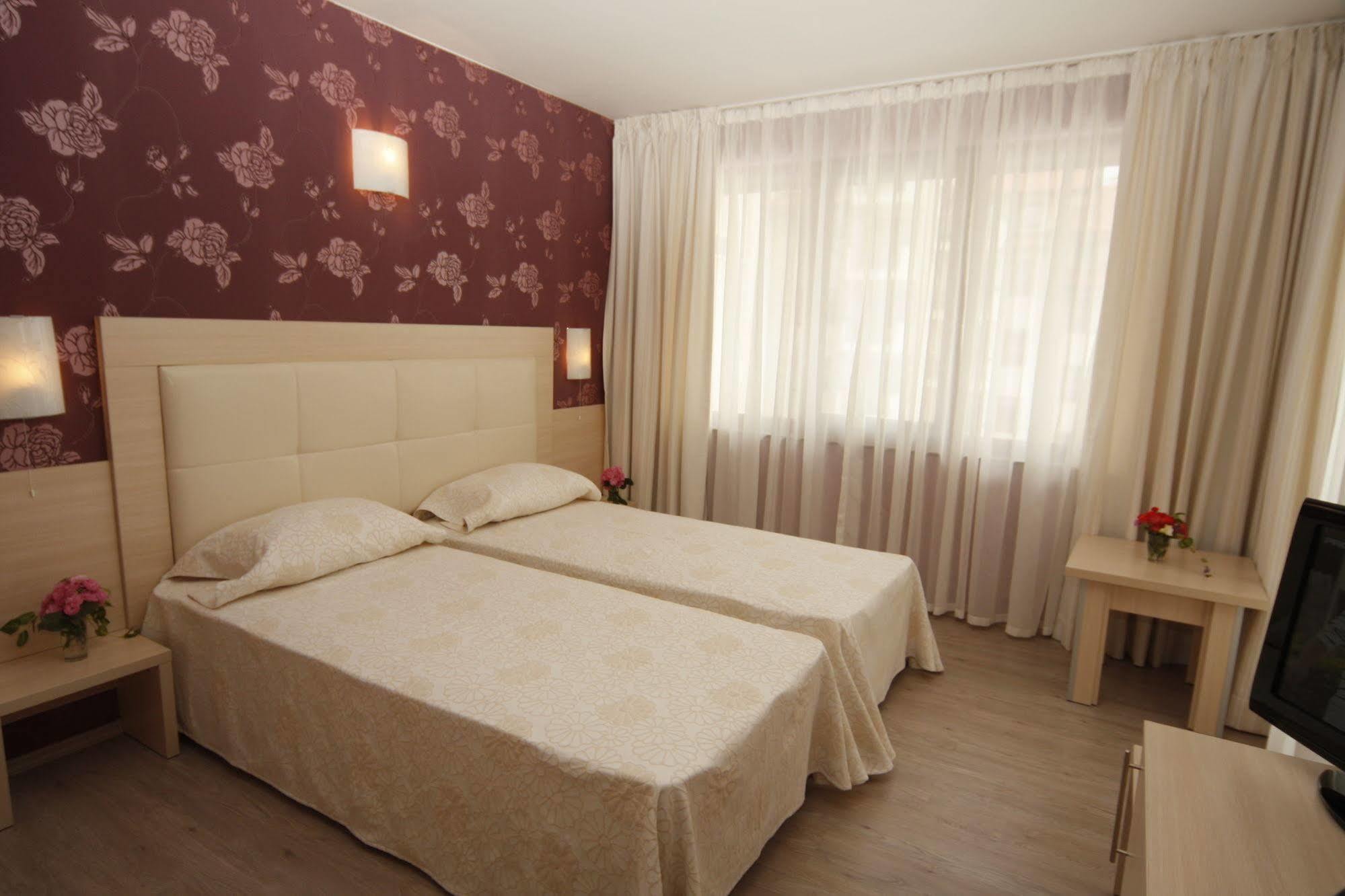 Relax Holiday Complex & Spa Pantai Sunny Luaran gambar