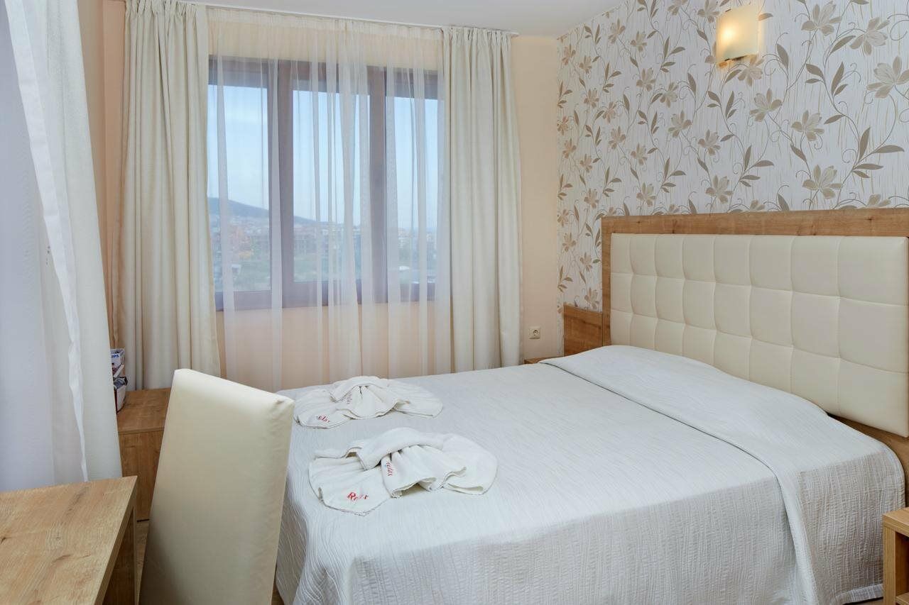 Relax Holiday Complex & Spa Pantai Sunny Luaran gambar